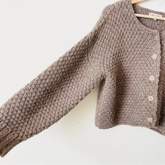 First Rite SMALL Quinn 100% Highland Wool boxy fit chunky knit cardigan in Bark - Picture 4 of 9
